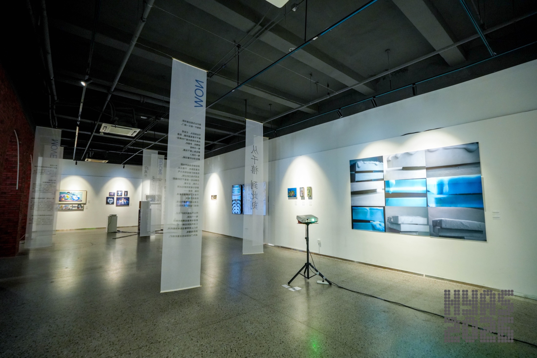 《我们如何抵达现在》展览现场